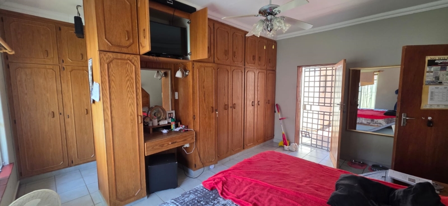 8 Bedroom Property for Sale in Meiringspark North West